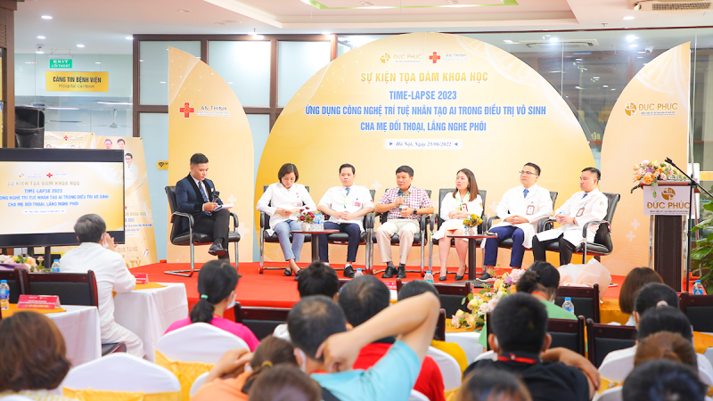PGS.TS Trần Đức Phấn – Chủ tịch Hội Di Truyền Y Học Việt Nam chia sẻ tại buổi tọa đàm khoa học "Time - Lapse 2023: Ứng dụng công nghệ trí tuệ nhân tạo AI trong điều trị vô sinh - Cha mẹ đối thoại, lắng nghe Phôi" ngày 25/6 vừa qua. PGS.TS Trần Đức Phấn – Chủ tịch Hội Di Truyền Y Học Việt Nam chia sẻ tại buổi tọa đàm khoa học "Time - Lapse 2023: Ứng dụng công nghệ trí tuệ nhân tạo AI trong điều trị vô sinh - Cha mẹ đối thoại, lắng nghe Phôi" ngày 25/6 vừa qua.
