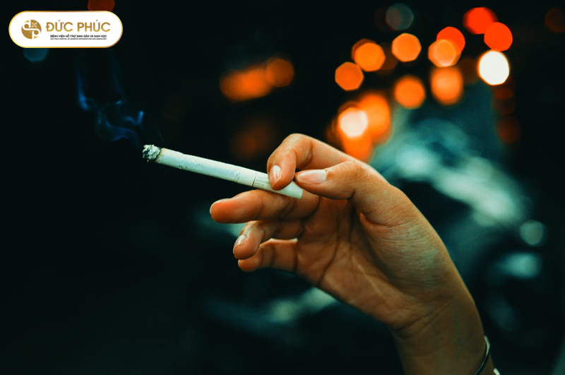 Tránh hút thuốc và hóa chất độc hại