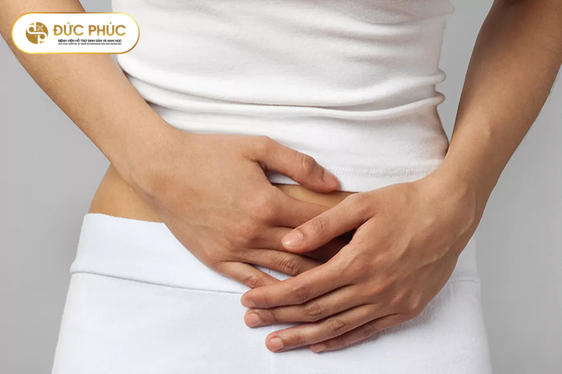 Tác dụng phụ làm IVF gây đau bụng