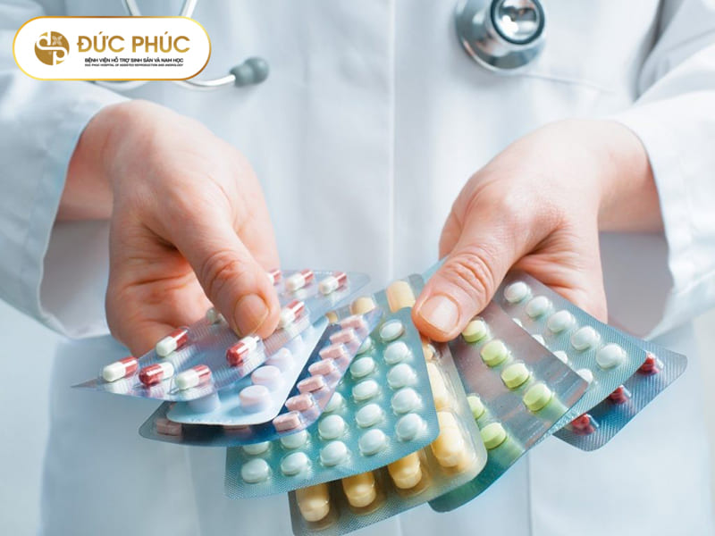 Dùng thuốc điều trị viêm tinh hoàn